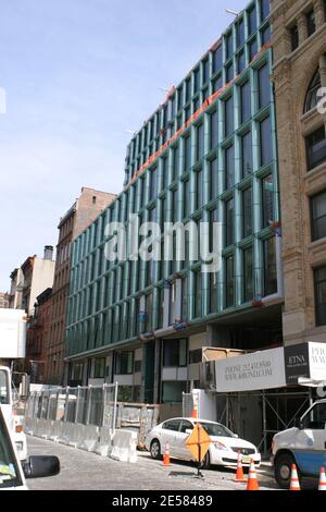 Latino Popstar Ricky Martin hat Berichten zufolge eine 7 Millionen Dollar Wohnung in NYC gekauft. Die neu gebaute, nie bewohnte Eigentumswohnung im neuen Ian Schraeger Projekt 40 Bond bietet fünf-Sterne-Hotel-Dienstleistungen und Annehmlichkeiten und wurde von dem preisgekrönten Architekturbüro Herzog & de Meuron entworfen. Das Hotel liegt in SoHo, die 3-Bett, 3 1/2 Bad Einheit ist 2,637 qm mit 11-Fuß-Decken, eine Toilette, eine Galerie, Familienzimmer und private Studie. 07. [[faa]] Stockfoto