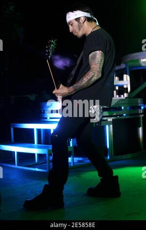 Sully Erna von Godsmack tritt in einem Konzert im Pompano Beach Amphitheater auf. Pompano Beach, Florida 5/12/07. [[FAM]] Stockfoto