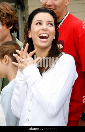 Eva Longoria nimmt am berühmten Beachvolleyball-Spiel Spike for HOPE in Verbindung mit der AVP Pro Beach Volleyball Crocs Tour 2007 bei den Toyota Hermosa Beach Open Teil, um Padres Contra El Cancer zu nutzen. Weitere prominente Teilnehmer waren: Amaury Nolasco, Mario Lopez, Cristian De La Fuente, Matt Cedeno, Yancey Arias, Gabrielle Reese, Laird Hamilton, Monica Seles, Valery Ortiz, Page Kennedy. Hermosa Beach, Kalifornien 5/20/07. [[wam]] Stockfoto