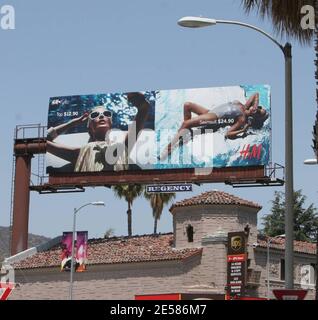 Kylie Minogues H&M-Poster dominiert den Sunset Strip in Hollywood, Kalifornien 5/23/07. [[ral]] Stockfoto