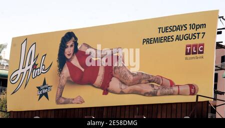 Der Ex-Miami Ink-Star Kat von D hat ihre eigene New Reality-Show LA Ink. Kat ist hier auf einem der Billboards für die neue Show abgebildet, die im August an der Staatsseite erscheinen wird. Los Angeles, Kalifornien, 20. Juli 07. [[rac]] Stockfoto