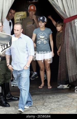 Hayden Panettiere hat ein Familienessen mit ihrem Vater Skip und ihrem jüngeren Bruder Jansen im Saddle Ranch Restaurant. West Hollywood, Kalifornien 8/10/07. [[rac ral]] Stockfoto