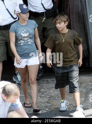 Hayden Panettiere hat ein Familienessen mit ihrem Vater Skip und ihrem jüngeren Bruder Jansen im Saddle Ranch Restaurant. West Hollywood, Kalifornien 8/10/07. [[rac ral]] Stockfoto
