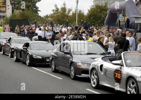 Die Cannonball 8000 Auto Rallye startete heute vom Earls Court in London. Anlässlich ihres fünften Jubiläums umfasst die Rallye - von London über Brüssel und Prag nach Zagreb - 120 Autos. London, Großbritannien. 14.07. [[Karte]] Stockfoto