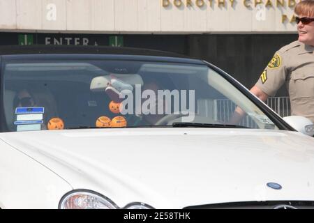 Britney Spears kommt heute vor Gericht, um eine Anhörung im Gewahrsam über ihre beiden Kinder mit Kevin Federline zu führen. Britney zeigte Anzeichen von Stress, als sie von einem Mitarbeiterparkplatz abgewiesen wurde, den einige Prominente nutzen dürfen, damit sie mit weniger Medienaufmerksamkeit Zugang zum Gericht erhalten können. Britney, der Sport war aufgepolstert Lippen, Hautunreinheiten und gebissene Nägel dann musste um das Gericht Haus zu einer Ladebucht fahren. Downtown Los Angeles, Kalifornien 10/26/07. [[rac ral laj]] Stockfoto