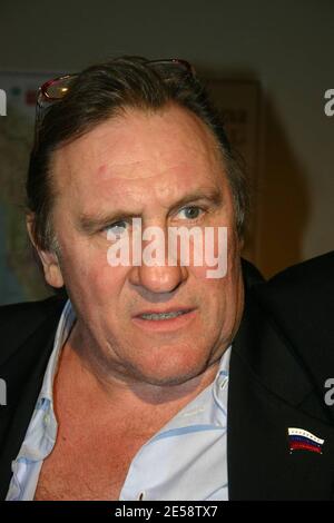 Der französische Superstar Gerard Depardieu präsentiert seine Weinmarke und erhält auch den Orden von Peter dem Großen. Moskau, Russland. 10/27/07. [[lao]] Stockfoto