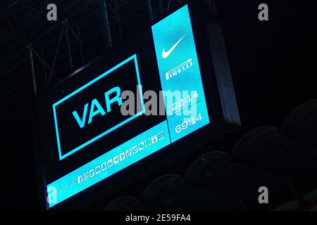 VAR Technology während des italienischen Pokals, Coppa Italia, Viertelfinalspiel zwischen FC Internazionale und AC Mailand am 26. Januar 2021 im Giuseppe Meazza Stadion in Mailand, Italien - Foto Morgese-Rossini / DPPI / LiveMedia Stockfoto