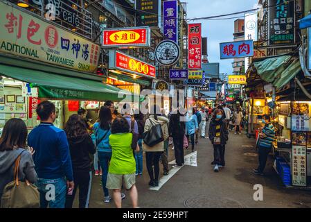 23. Januar 2021: Gongguan Nachtmarkt, der größte Nachtmarkt im südlichen Bezirk von taipei Stadt in taiwan. Es liegt in der Nähe des National Taiwan Unive Stockfoto