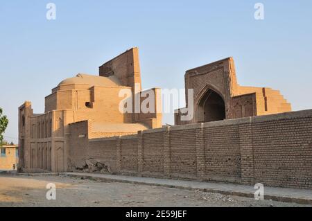 Forumad Freitagsmoschee wurde im 12. Jahrhundert während der Großen Seldschuken-Periode erbaut. Das Mauerwerk in der Moschee ist auffällig. Damgan, Iran. Stockfoto