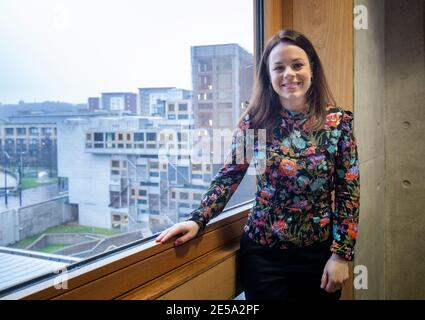 Finanzsekretärin Kate Forbes in ihrem Büro in Holyrood, Edinburgh, bevor der schottische Haushalt am Donnerstag dem schottischen Parlament vorgelegt wurde. Bilddatum: Mittwoch, 27. Januar 2021. Stockfoto