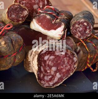 Delikatessensem zum Verkauf auf dem Außenmarkt, Frankreich, Korsika, Ajaccio Stockfoto