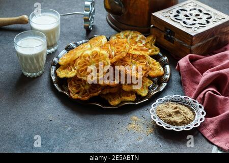 Indische Rosenkekse, Achappam, Achu Murukku indisches weihnachtsessen Stockfoto