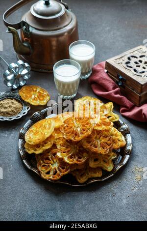 Indische Rosenkekse, Achappam, Achu Murukku indisches weihnachtsessen Stockfoto