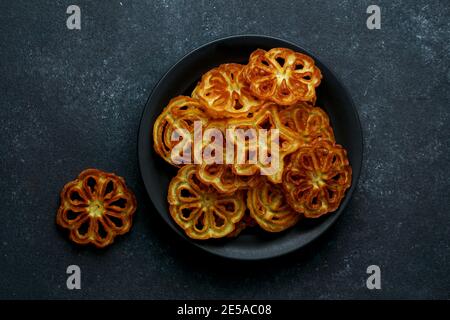 Indische Rosenkekse, Achappam, Achu Murukku indisches weihnachtsessen Stockfoto