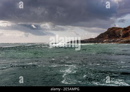 Golf von Corryvreckan / Meerenge von Corryvreckan ist eine Strecke Von sehr turbulentem Wasser zwischen den Inseln Scarba & Jura an der Westküste Schottlands Stockfoto