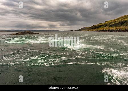 Golf von Corryvreckan / Meerenge von Corryvreckan ist eine Strecke Von sehr turbulentem Wasser zwischen den Inseln Scarba & Jura an der Westküste Schottlands Stockfoto