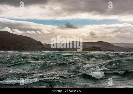 Golf von Corryvreckan / Meerenge von Corryvreckan ist eine Strecke Von sehr turbulentem Wasser zwischen den Inseln Scarba & Jura an der Westküste Schottlands Stockfoto