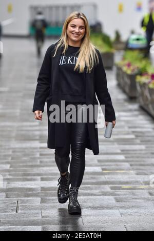 Sian Welby verlässt die Global Radio Studios nach der Capital Radio Breakfast Show in London. Stockfoto