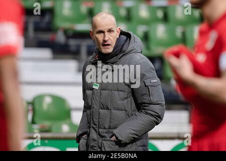 Trainer Heiko HERRLICH (A), Halbfigur, Halbfigur, seriös; Winterjacke; Fußball 1. Bundesliga, 16. Spieltag, SV Werder Bremen (HB) - FC Augsburg (A) 2: 0, am 16. Januar 2021 in Bremen. Die DFL-Vorschriften verbieten die Verwendung von Fotos als Bildsequenzen und/oder quasi-Video weltweit Stockfoto
