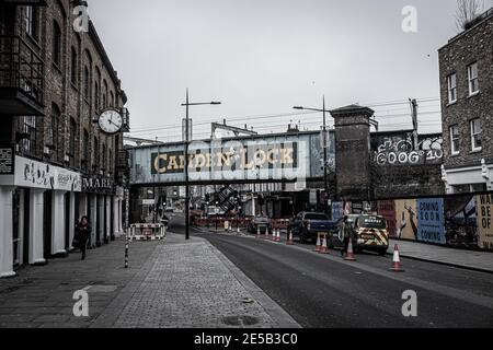 Camden Lock Bridge in Camden Town, London, Großbritannien. Stockfoto