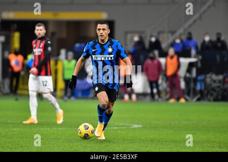 Mailand, Italien. Januar 2021. Alexis Sanchez von Inter Mailand im Coppa Italia Spiel zwischen Inter und AC Mailand in San Siro in Mailand gesehen. (Foto Kredit: Gonzales Foto/Alamy Live News Stockfoto