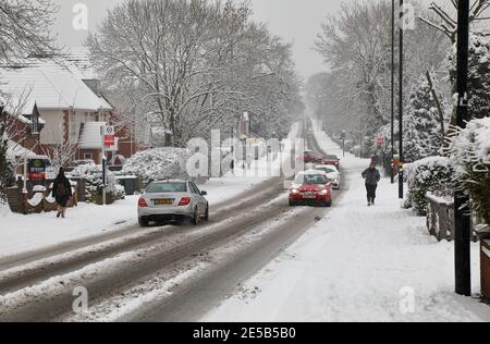 Verschneite und eisige Wetterbedingungen in Birmingham, England, Großbritannien (Januar 2021). Stockfoto