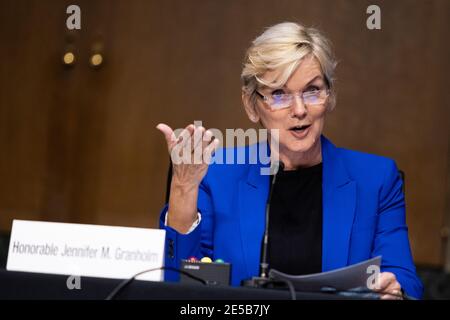 Jennifer Mulhern Granholm aus Michigan, bezeugt am 27. Januar 2021 auf dem Capitol Hill bei einer Anhörung im Senat zu Energie und natürlichen Ressourcen, um ihre Nominierung zum Energieminister zu prüfen.Quelle: Graeme Jennings/Pool via CNP Stockfoto