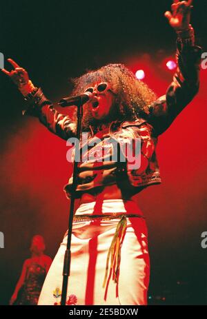 Kelis beginnt ihre UK Tour im Shepherds Bush Empire in London. Juni 2000 Stockfoto