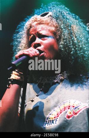 Kelis beginnt ihre UK Tour im Shepherds Bush Empire in London. Juni 2000 Stockfoto