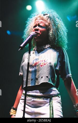 Kelis beginnt ihre UK Tour im Shepherds Bush Empire in London. Juni 2000 Stockfoto