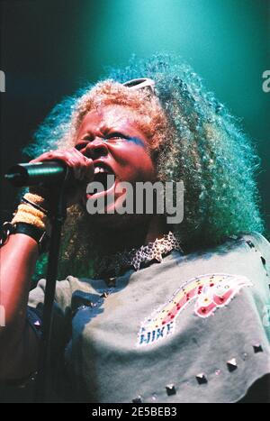 Kelis beginnt ihre UK Tour im Shepherds Bush Empire in London. Juni 2000 Stockfoto