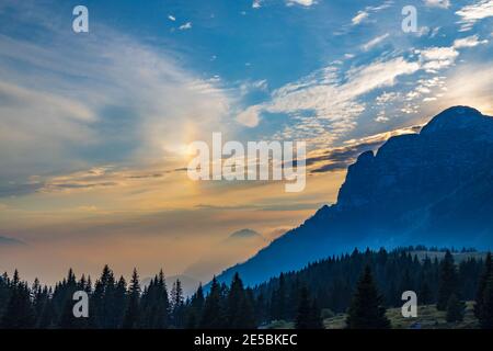 Dolomiten an der italienischen und slowenischen Grenze um den Berg Monte Ursic Mit 2541 m in den Julischen Alpen Stockfoto