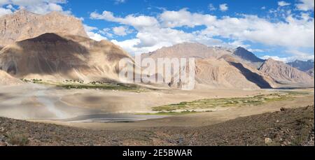 Blick vom Zanskar Tal - Zangla Dorf - Ladakh - Jammu und Kaschmir - Indien Stockfoto