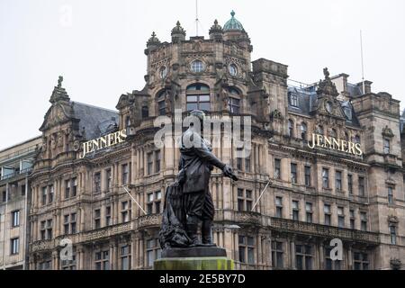 Außenansicht des Jenners Kaufhauses in der Princes Street in Edinburgh. Der Laden wird am 23. Mai 2021 geschlossen. Stockfoto
