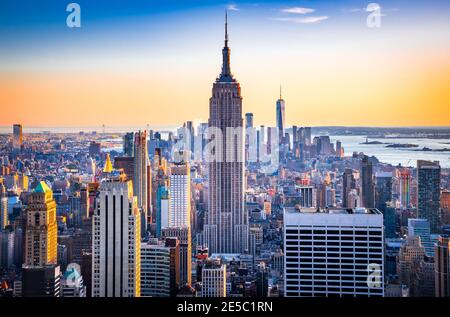 New York City, United States - Skyline von Manhattan bei herrlichem Sonnenuntergang in Amerika. Stockfoto