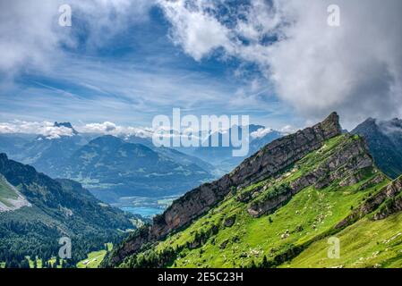 Wandern Sie in der schweizer Natur- und Bergregion Speer, Federispitz, Chuemettler, Grappehorn Stockfoto