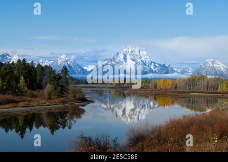 Herbstmorgen Blick auf Mount moran im großen teton Nationalpark von Oxbow Bend in wyoming, usa Stockfoto