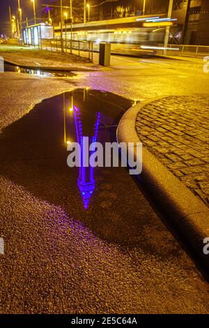 Blackpool, Großbritannien. Januar 2021. Nachrichten. Holocaust Remembrance Day 2021 sieht Blackpools Turm purpurrot werden, um die Erinnerung an den Holocaust zu markieren. Quelle: Gary Telford/Alamy Live News Stockfoto