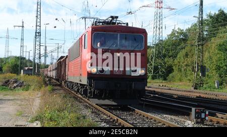 Deutsche Bahn Lokomotivzug der Baureihe 155 in Köln-Grember, Deutschland, Europa Stockfoto