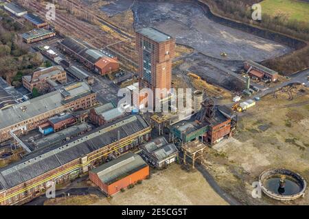 Luftbild mit Hammerkopfturm im Bergwerk Ost Zeche Heinrich Robert, CreativRevier in Wiescherhöfen, Hamm, Ruhrgebiet, Nordrhein-Westfalen, Deutschland, Stockfoto