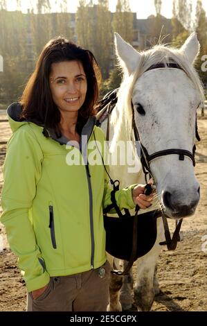 Adeline Blondieau während des 15. Jährlichen Epona Festivals in Cabourg, Frankreich, am 11. Oktober 2008. Foto von Mehdi Taamallah/ABACAPRESS.COM Stockfoto