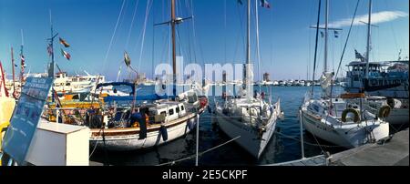 Rhodos Griechenland Boote im Mandraki Hafen Stockfoto