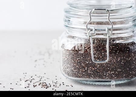 Chia Samen in einem Glas, Nahaufnahme. Stockfoto