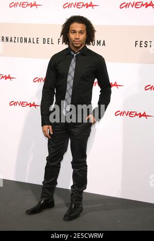 Corbin Bleu posiert während einer Fotoaufnahme von 'High School Musical III' im Rahmen des 3. 'Rome Film Festival' auf Rom, Italien am 26. Oktober 2008. Foto von Denis Guignebourg/ABACAPRESS.COM Stockfoto