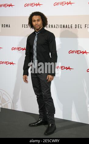 Corbin Bleu posiert während einer Fotoaufnahme von 'High School Musical III' im Rahmen des 3. 'Rome Film Festival' auf Rom, Italien am 26. Oktober 2008. Foto von Denis Guignebourg/ABACAPRESS.COM Stockfoto