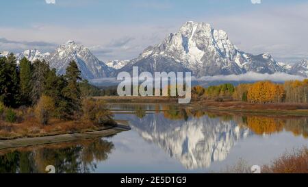 mt moran bei Oxbow biegen an einem ruhigen Herbstmorgen Im großen tetons Nationalpark der vereinigten Staaten Stockfoto
