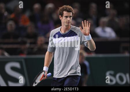 Der Großbritanniens Andy Murray wird am 31. Oktober 2008 im Palais Omnisports Paris-Bercy in Paris, Frankreich, von dem Argentinier David Nalbandian, 7-6, 6-3, im Viertelfinale des BNP Paribas Masters Hallenturniers besiegt. Foto von Steeve McMay/Cameleon/ABACAPRESS.COM Stockfoto