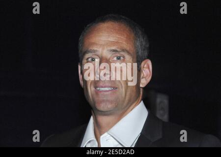 Der ehemalige französische Spieler Guy Forget nimmt am 1. November 2008 an der Halbfinalrunde des BNP Paris Masters Indoor Tennis Turniers im Palais Omnisports Paris-Bercy in Paris, Frankreich, Teil. Foto von Thierry Plessis/ABACAPRESS.COM Stockfoto