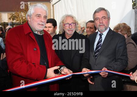 Jury-Präsident Jacques Weber, Pierre Richard, MP Jean-Marie Rolland beim 9. Filmfestival Musik und Kino in Auxerre, Frankreich am 13. November 2008. Foto von Benoit Pinguet/ABACAPRESS.COM Stockfoto