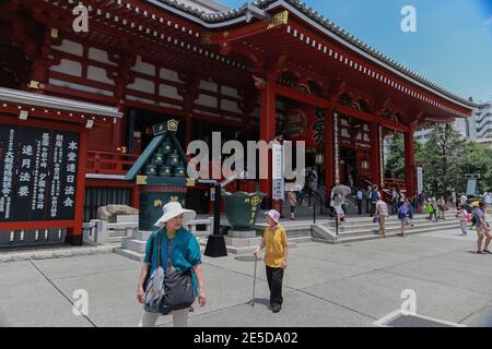 Kanda Myojin Tor eines Tempels in Asakusa, Tokyo Japan Stockfoto